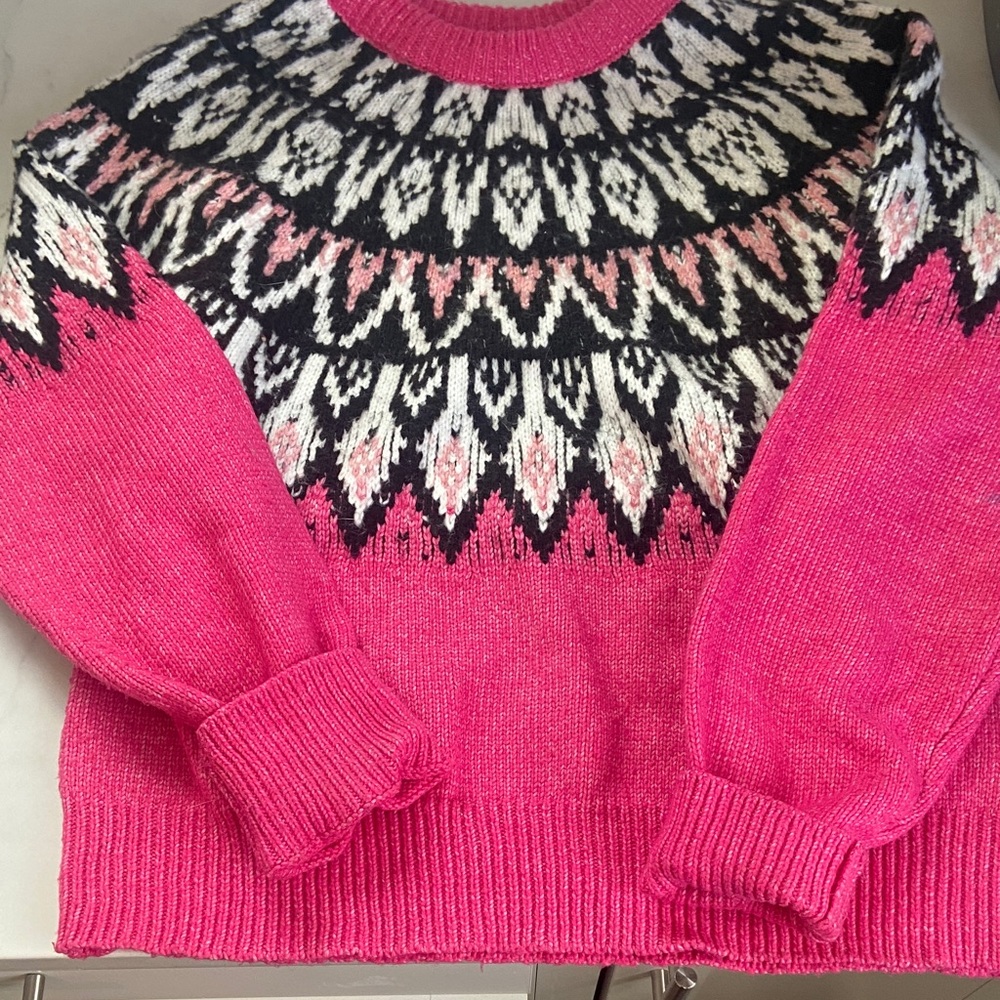 Gorgeous fisherman sweater med
